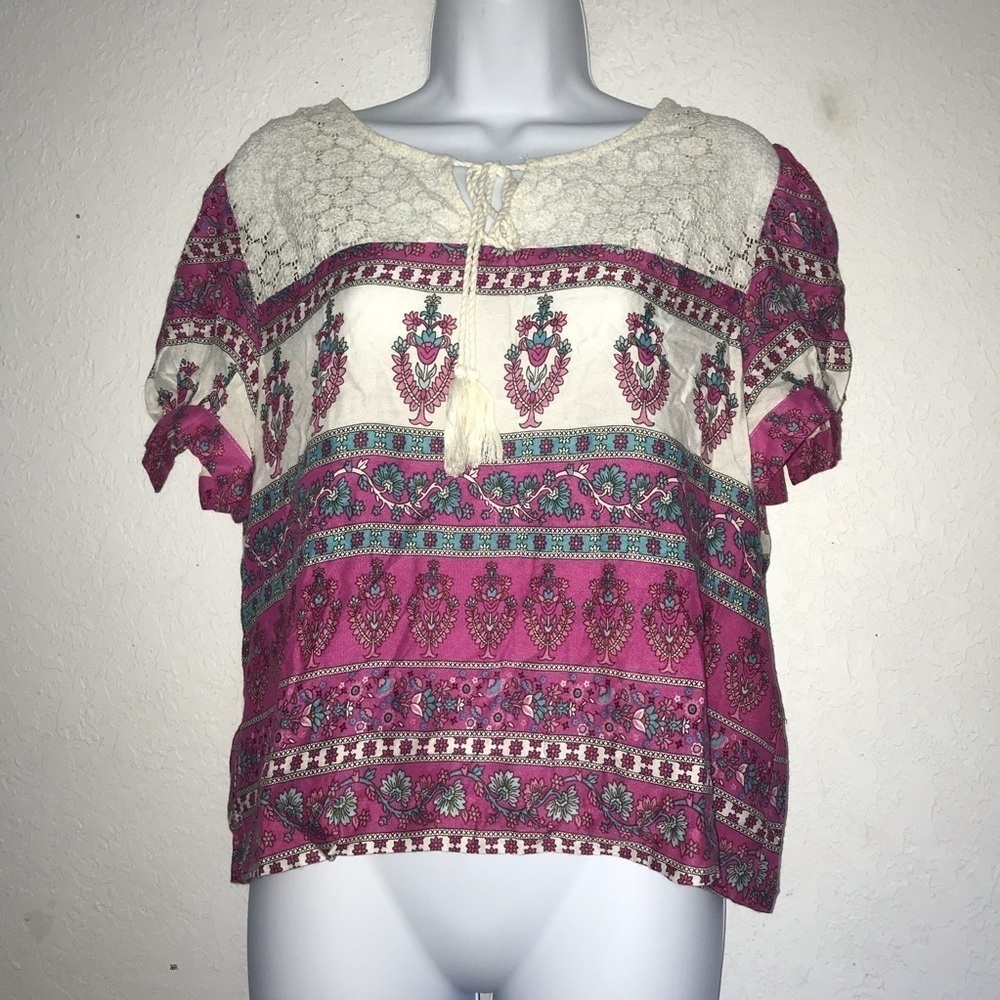 2/$20 True Destiny Boho Lace Short Puff Sleeve Top M